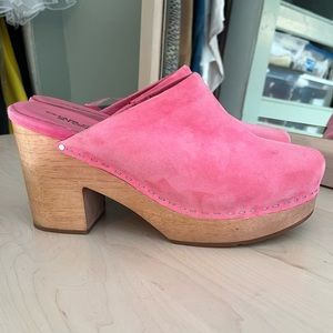 Marlo Flamingo pink charlotte stone women’s size 10 clogs suede